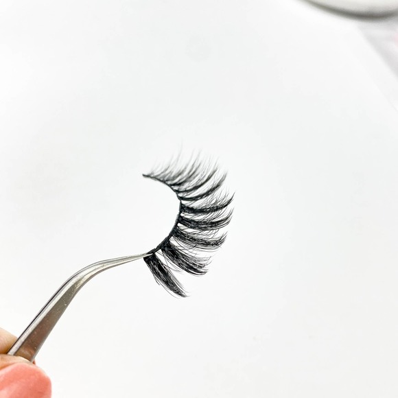 Tina T Bold Glam Volume Instagram False Eyelashes - Picture 9 of 11